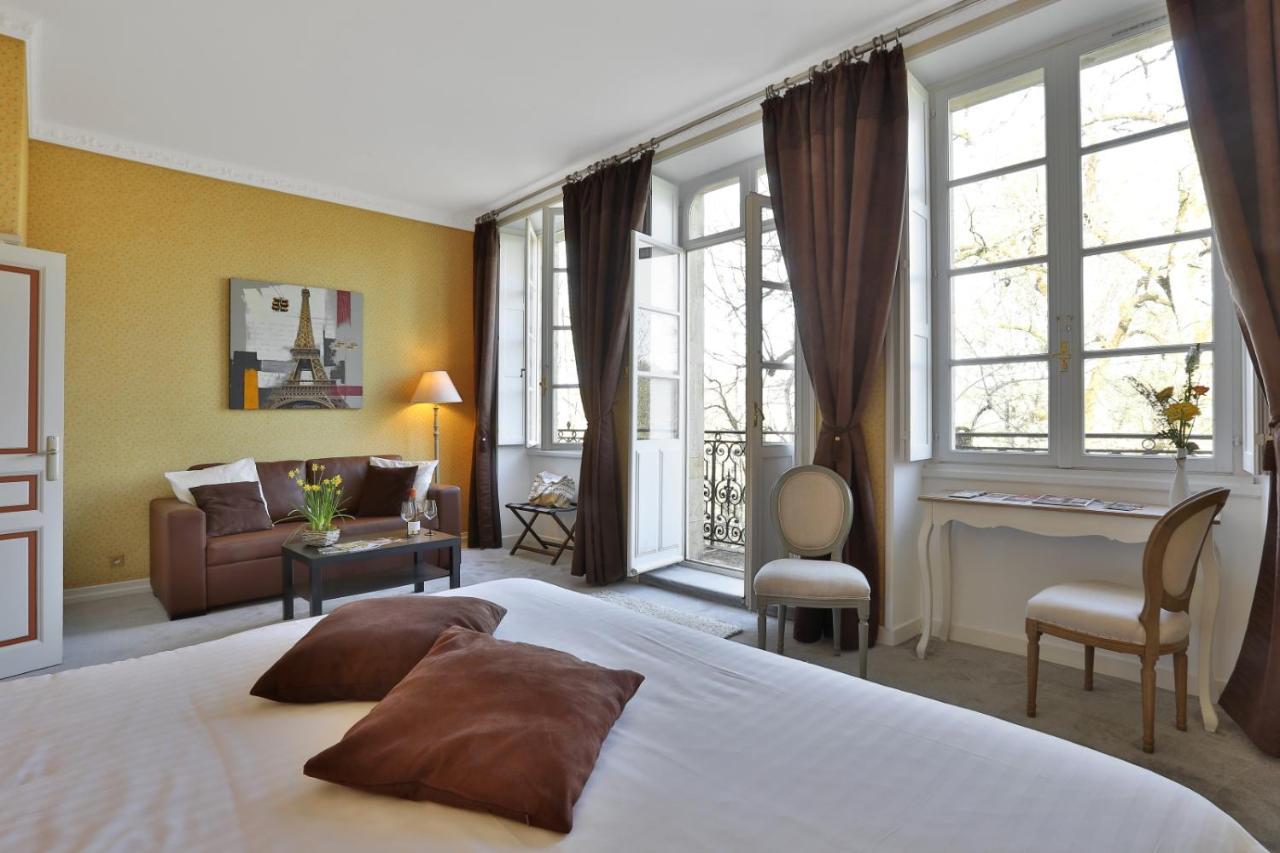 Holiday park Domaine De Puy Robert Lascaux - A 800m Grotte De Lascaux - Avec Piscine - Et Gites-appartements - Sarlat - Dordogne 4*